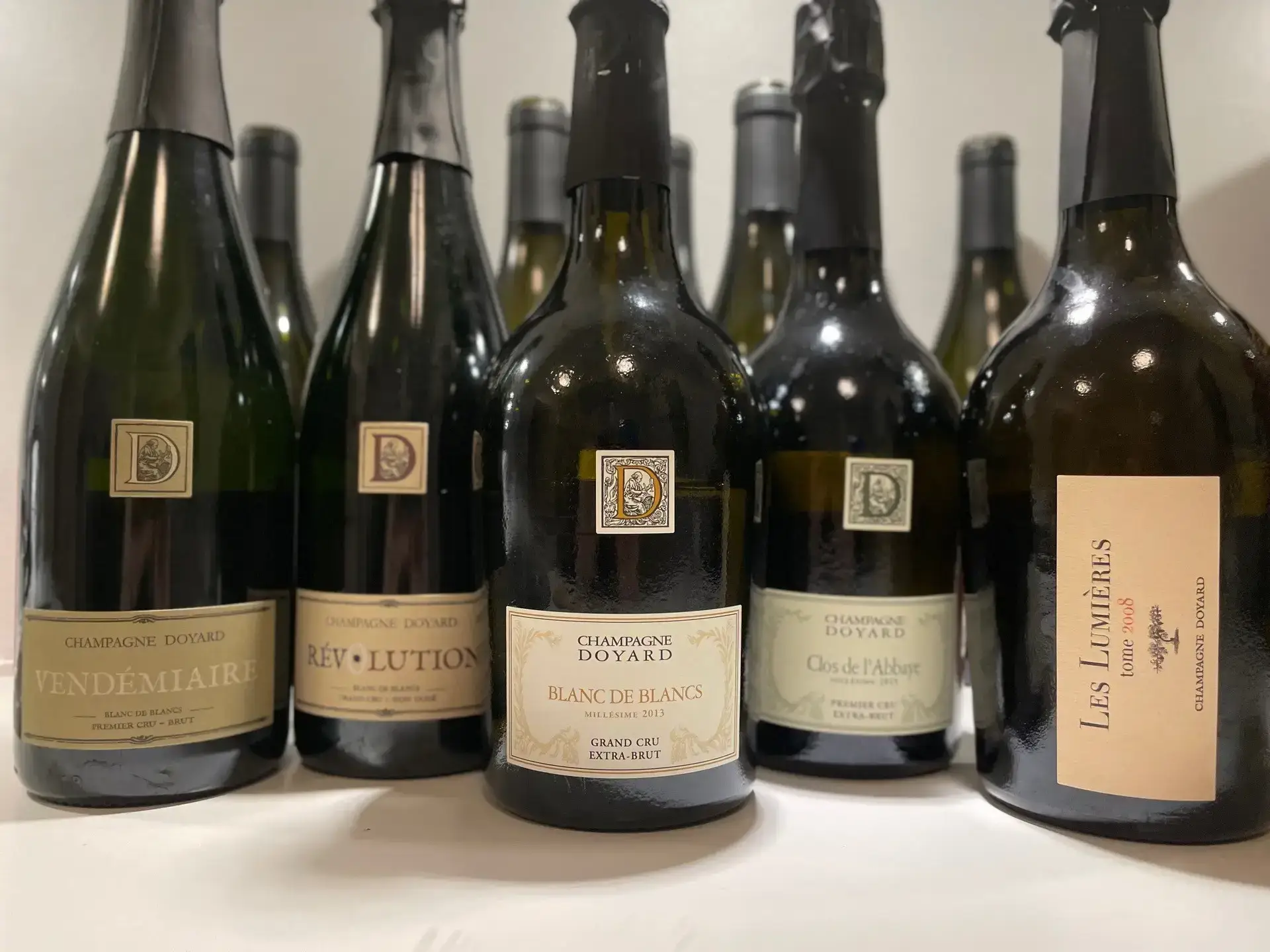 Champagne i stride strømme – nye releases, nye domæner,